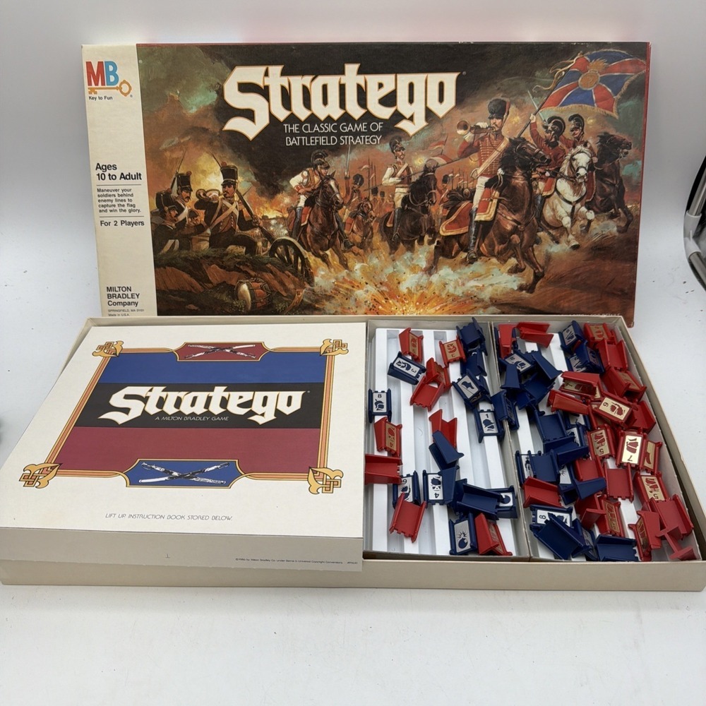 1986 Stratego The Classic Game of Battlefield Strategy Milton Bradley MUST SEE